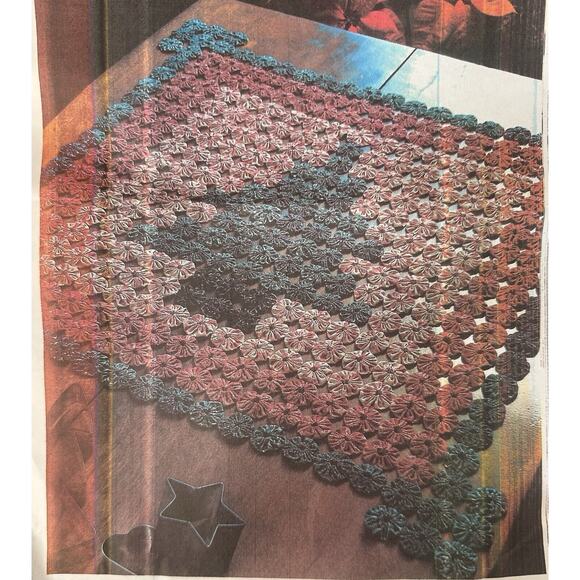 Yo Yo Table Topper Christmas Tree Plaid Partially Complete w/Fabric and Pattern - Picture 10 of 10